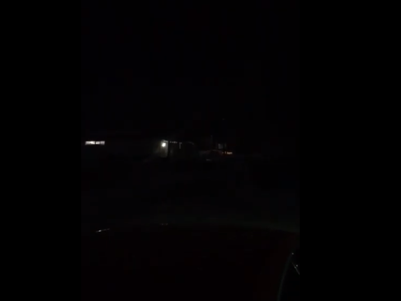 Неработающее уличное освещение в микрорайоне Десногорска сняли на видео