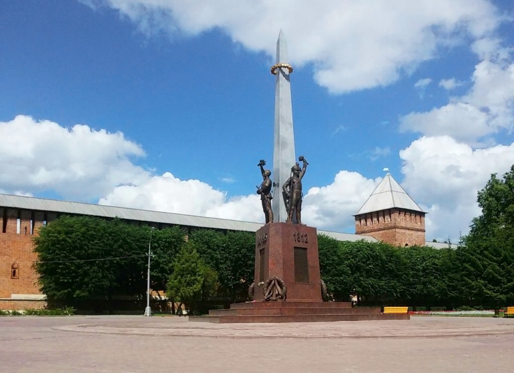 памятник воинам, защитникам и освободителям Смоленска