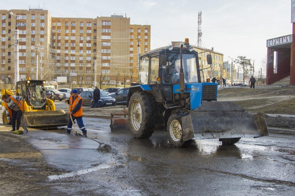 Уборка города (фото администрация Смоленска)