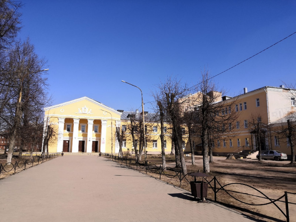 На благоустройство сквера в смоленском райцентре выделят дополнительные  средства - Власть | Информагентство 