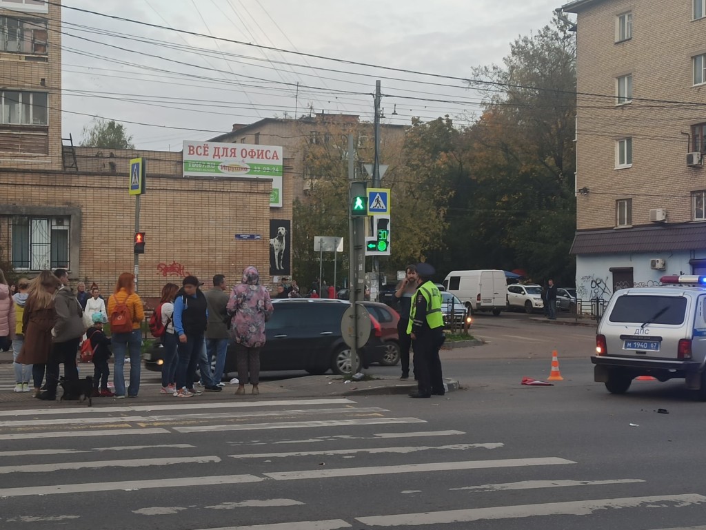 В Смоленске мотоциклист сбил девушку. Пострадавшую госпитализировали -  Происшествия | Информагентство 