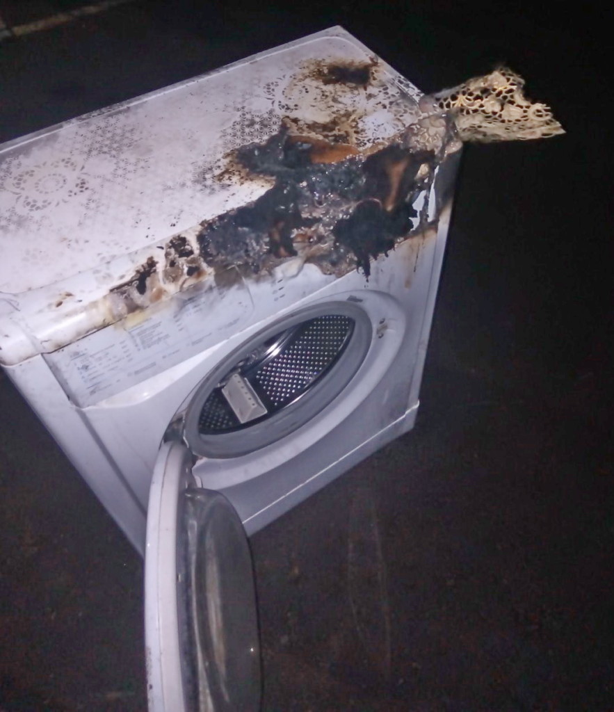 Сломалась стиральная машина горит с3