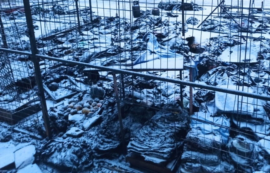 последствия пожара 14.12.2020, рынок, палатки, Ярцево, проспект Металлургов_2 (фото 67.mchs.gov.ru)