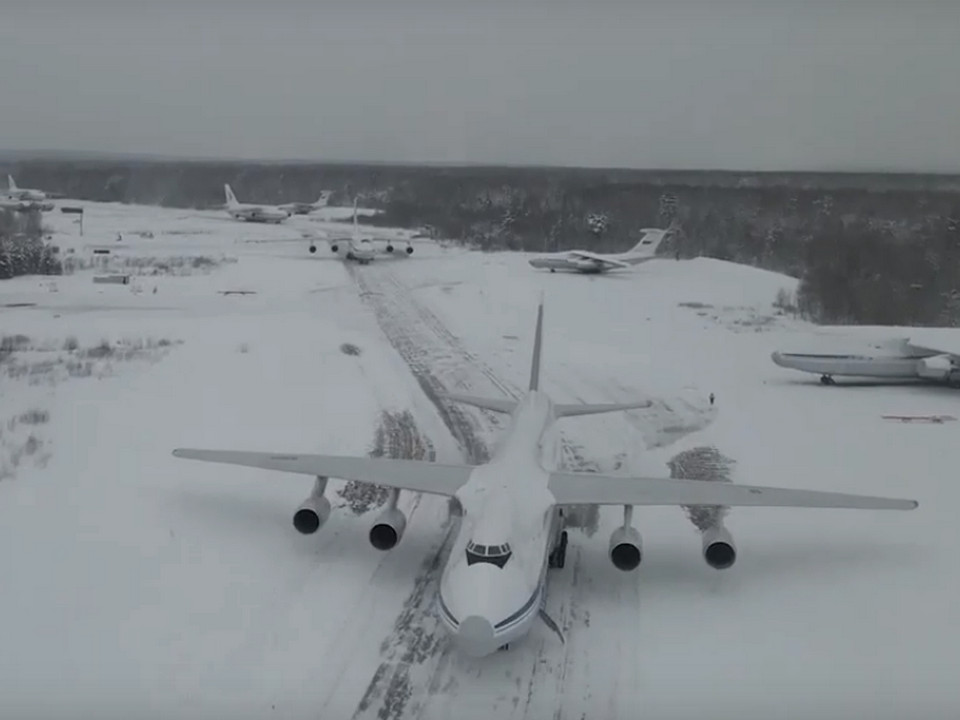 военные авиаучения 15.01.2021, Сеща, шесть транспортных Ан-124-100 «Руслан» (кадр видео mil.ru)