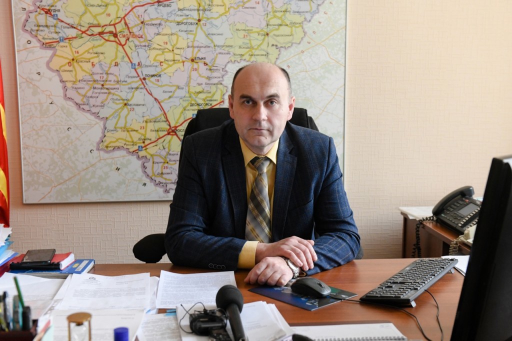 исполняющий обязанности начальника департамента по транспорту и дорожному хозяйству Дмитрий Сулимов (фото admin-smolensk.ru)