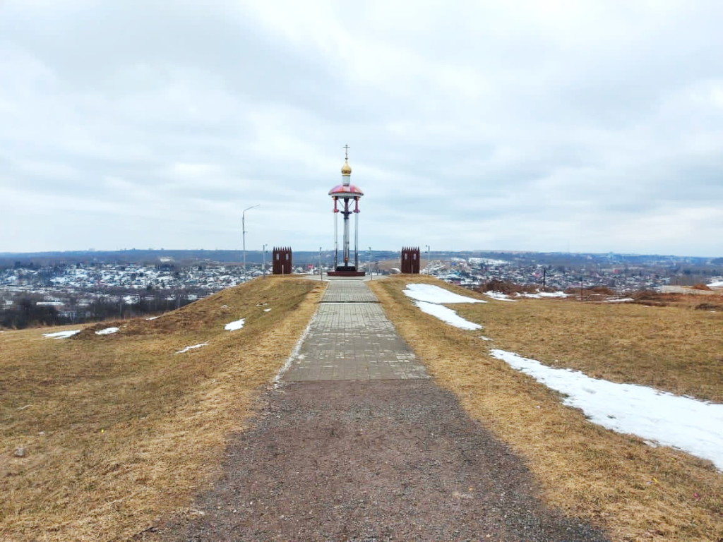 памятник воинам Смоленской войны, Валутина гора, смотровая площадка, весна 2021 (фото 67.mchs.gov.ru)