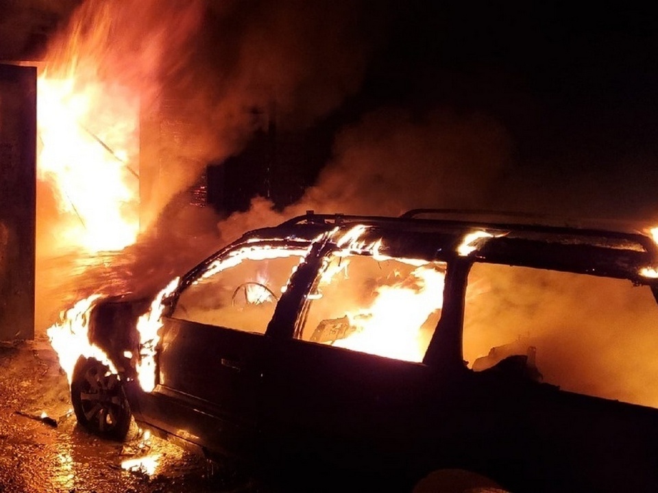 возгорание машины, автомобильный пожар