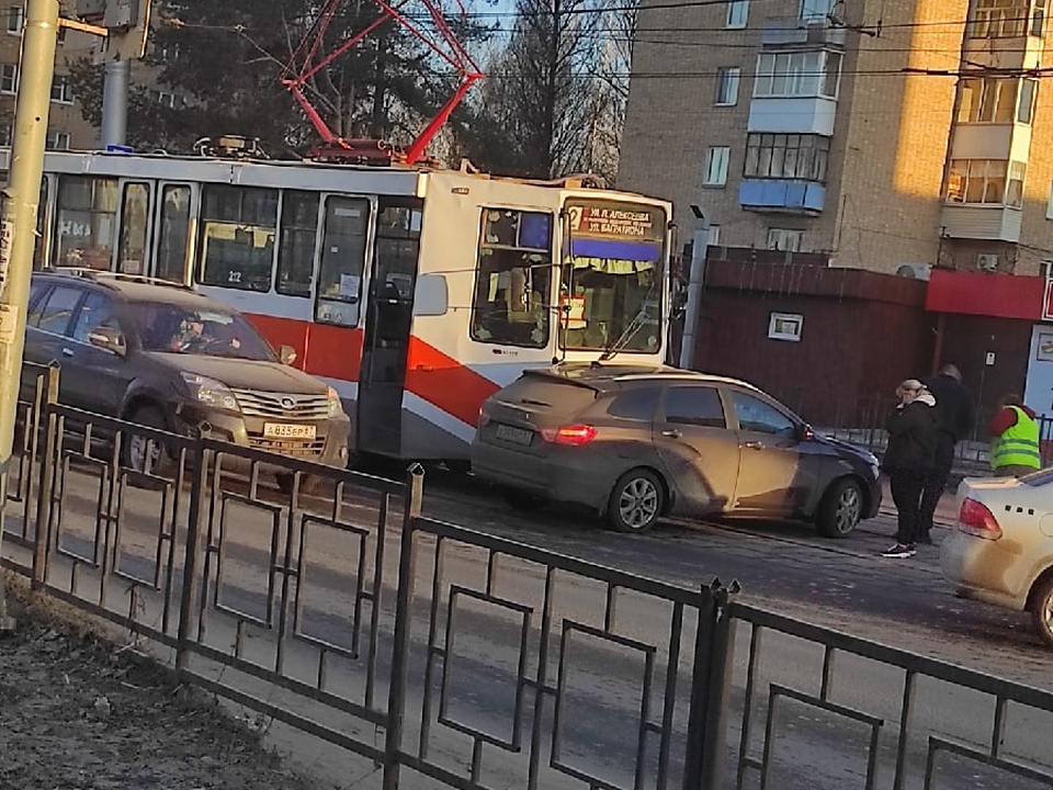 ДТП 22.3.2022, трамвай, Vesta, Соколовского (фото vk.com s1yfoxy)