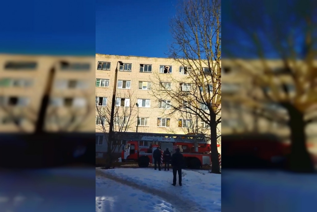 спасение пожарными голого мужчины, Ярцево, улица Пугачёва