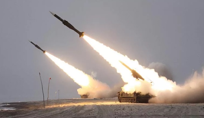 ракета война (фото warfiles.ru)