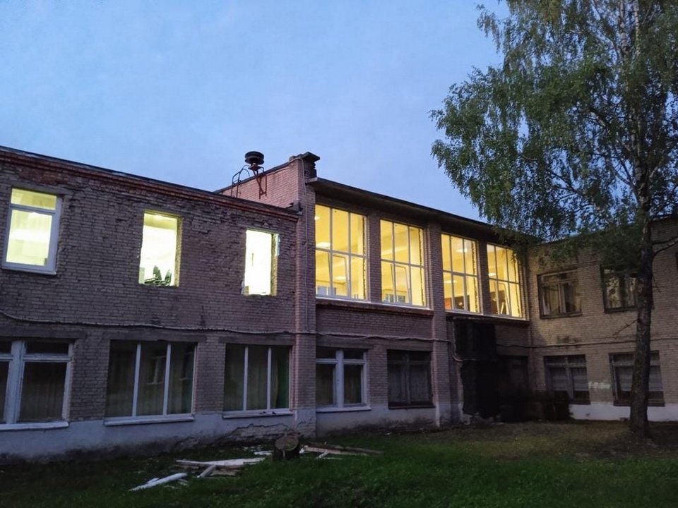 новые окна школы 19 Смоленска, фонд СозИдаНие Сергея Неверова, август 2022
