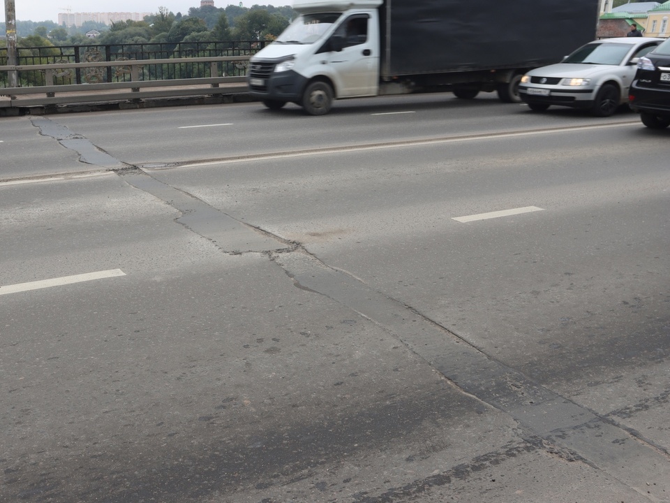завершённый 14.9.2022 ремонт на Успенском мосту, устранённая трещина