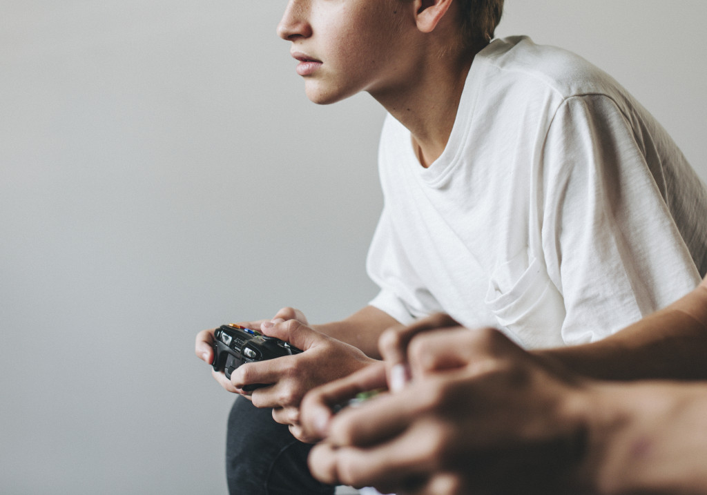 boys-playing-video-games-together
