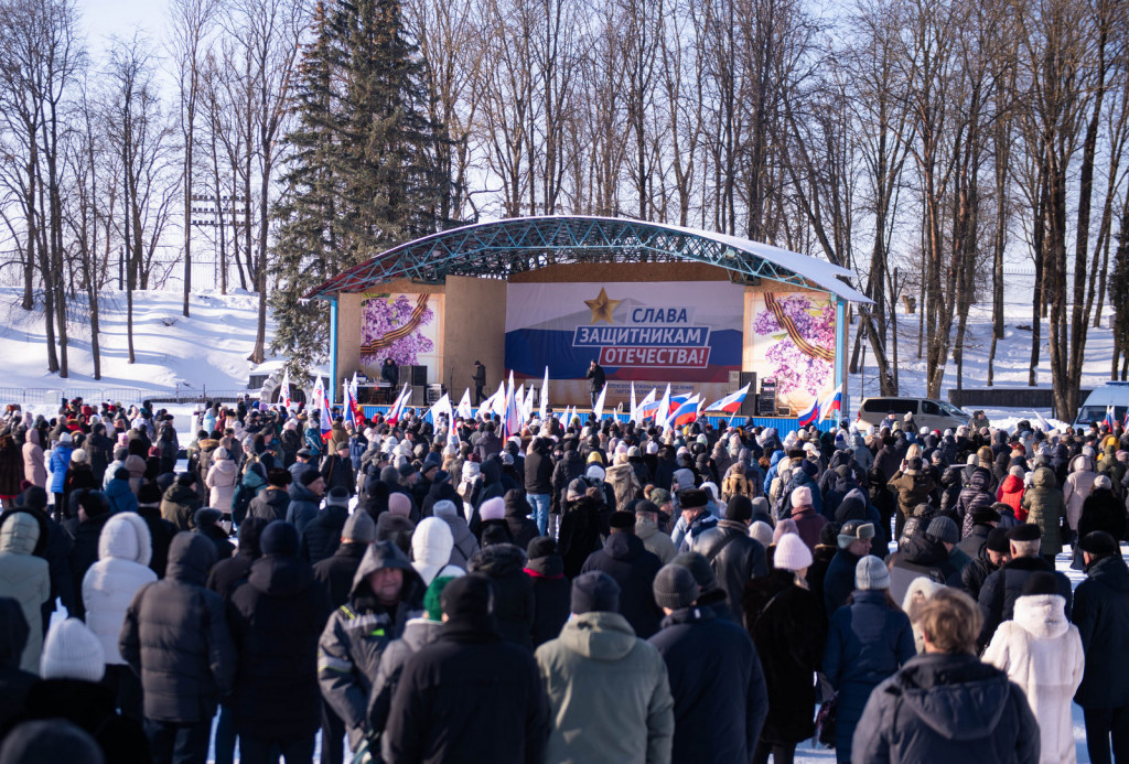 митинг-концерт Слава защитникам Отечества 22.02.23 в Смоленске_4