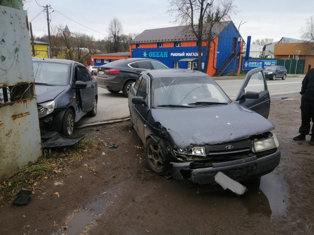 В Смоленске женщина на «Гранте» получила серьёзные травмы в аварии - Авто |  Информагентство 