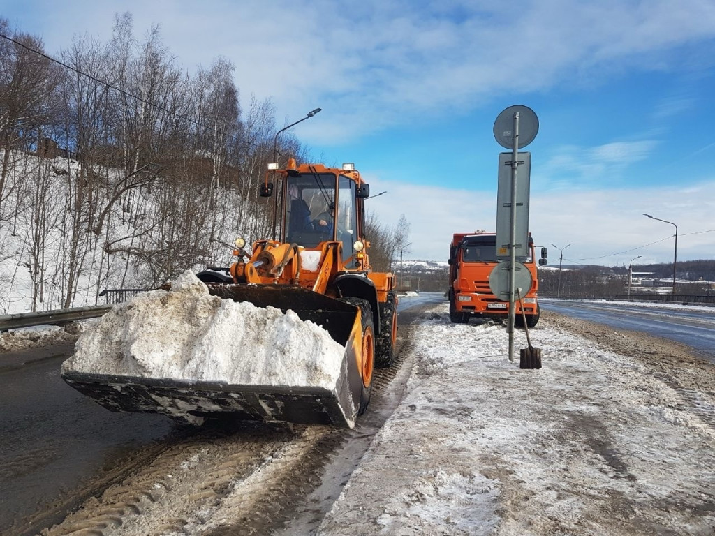 Мэрия Смоленска заявила о круглосуточной уборке города от снега - Общество  | Информагентство 