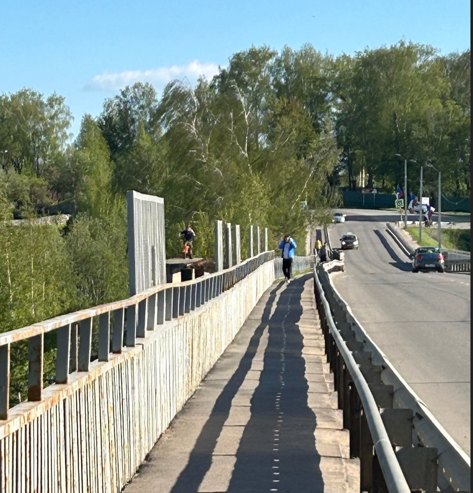 В Сафонове дети устроили смертельно опасные игры на мосту | 11.05.2024 |  Смоленск - БезФормата