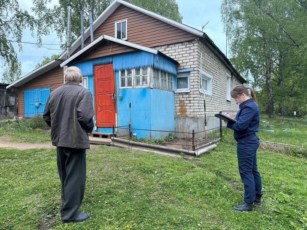 В Смоленской области женщина заперла пожилую соседку в аварийном доме и  четырнадцать лет получала ее пенсию | 14.05.2024 | Смоленск - БезФормата