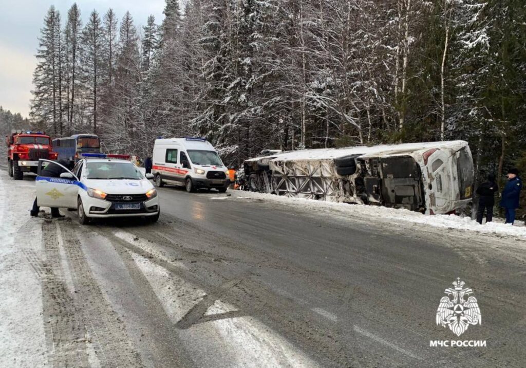 ДТП в Карелии 5.12.2024, 320 км А-121, туристический автобус