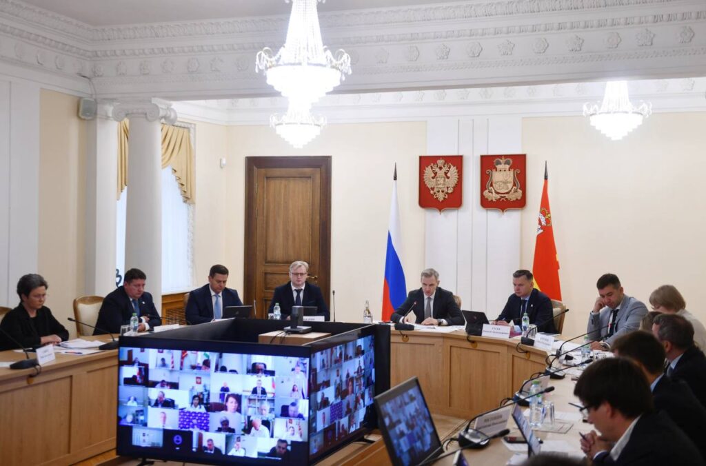 Анохин, заседание правительства региона