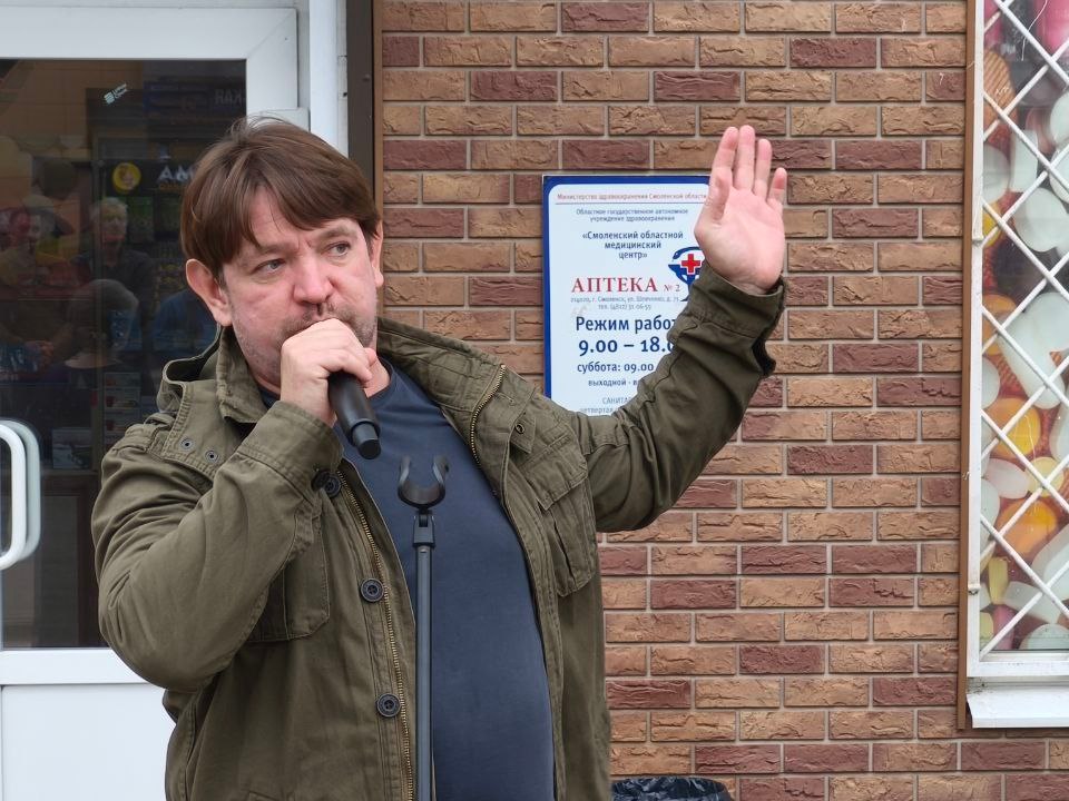 актер смоленского ТЮЗа, военкор Тарас Белозеров