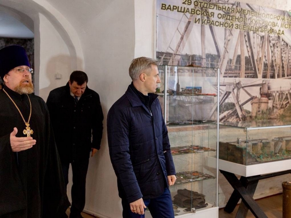 Анохин, открытие нового пункта временного размещения отправляющих на СВО контрактников, фото пресс-службы правительства региона