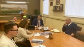 Александр Новиков на встрече с владельцами торговых точек на Заднепровском рынке и Колхозной площади