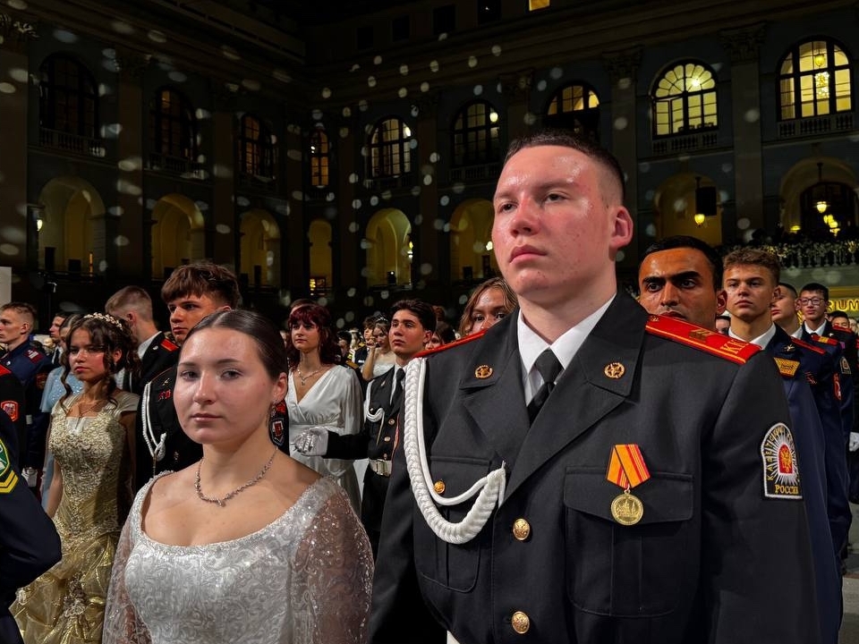 пара смолян на балу в Кремле, фото кадетского корпуса