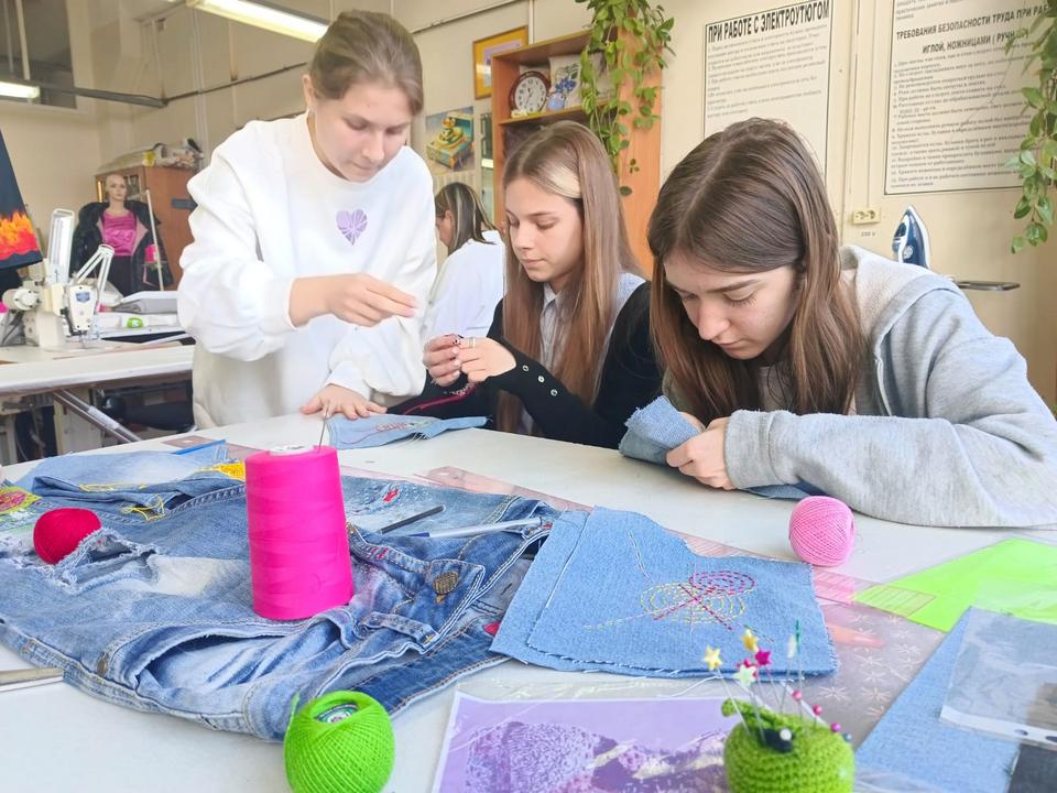 профессиональные пробы смоленских школьников, проект Билет в будущее, фото пресс-службы облправительства