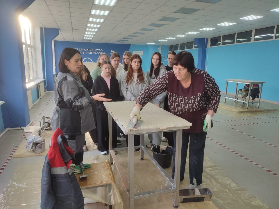 профессиональные пробы смоленских школьников, проект Билет в будущее, фото пресс-службы правительства региона