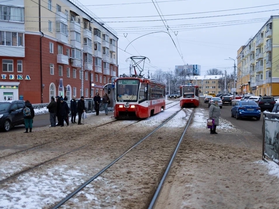трамваи на Николаева, остановка Современник, фото мэрии