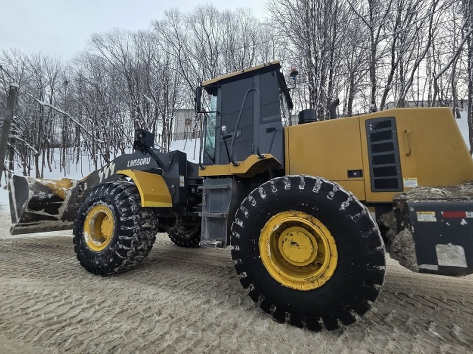 экскаватор, погрузчик, уборка снега в Смоленске, фото мэрии