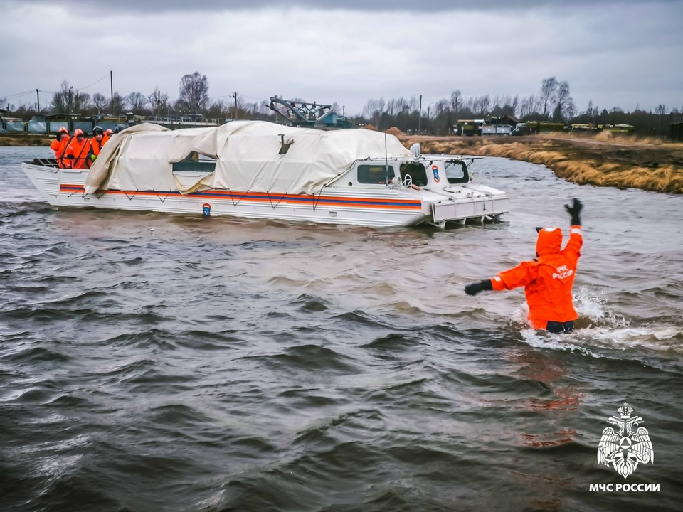 антипаводковые учения, половодье, вездеход-амфибия, спасатели