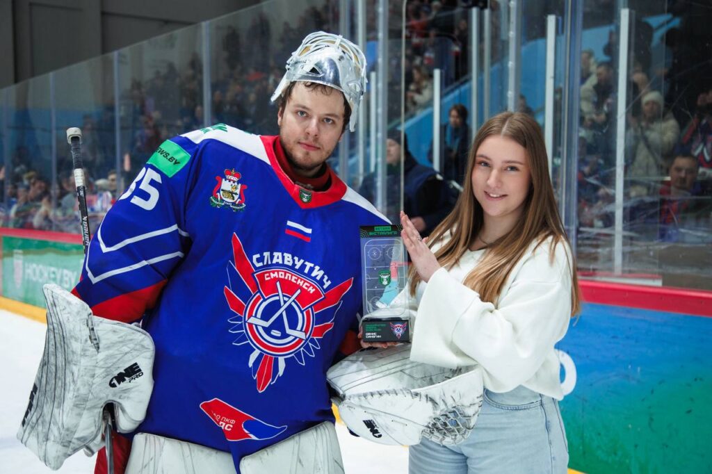 лучший вратарь славутич