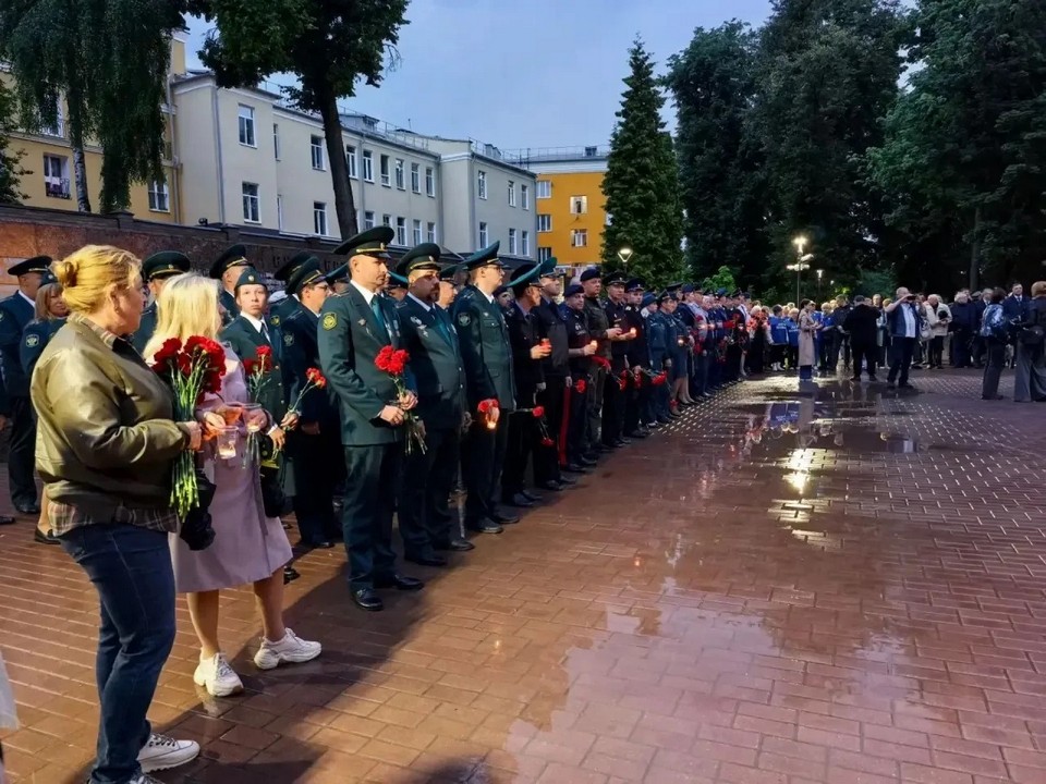 митинг у Вечного огня в сквере Памяти героев к 85-й годовщине начала ВОВ