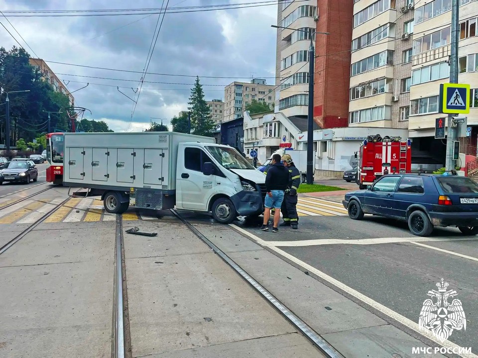 ДТП с фургоном и малолитражкой на Николаева
