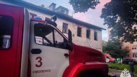 Пожар в двухэтажке на улице Лавочкина в Смоленске