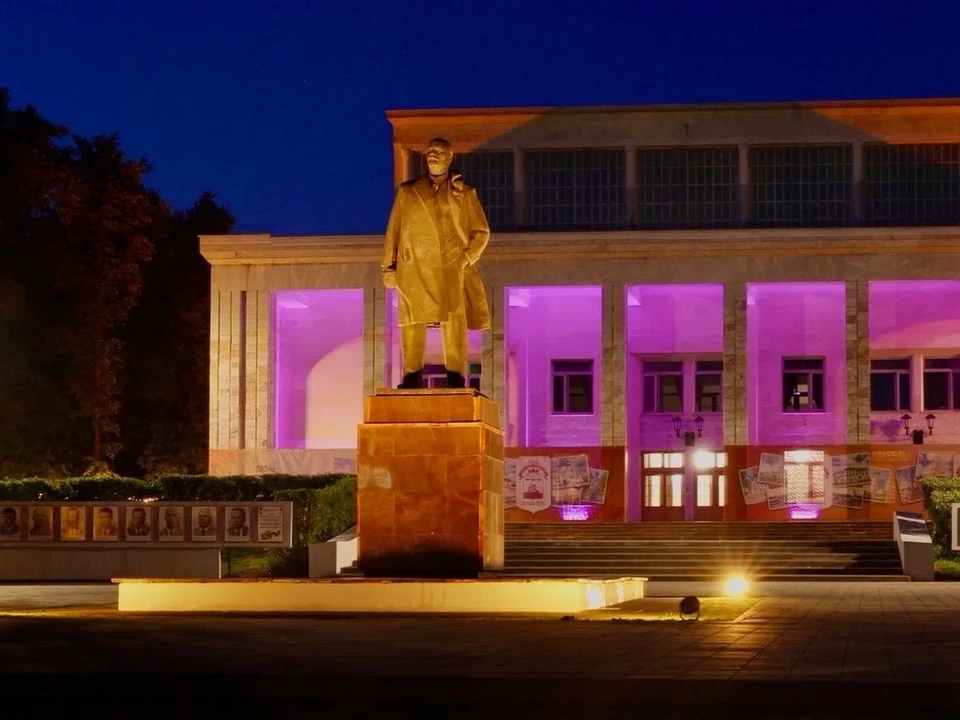 памятник Ленину перед Вяземским ДК, фото местного информцентра